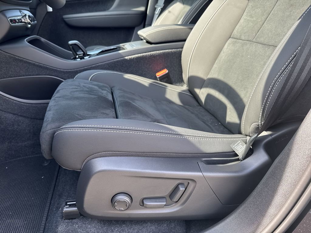 New 2024 Volvo XC40 Recharge Plus w/ Protection Package Premier image 16