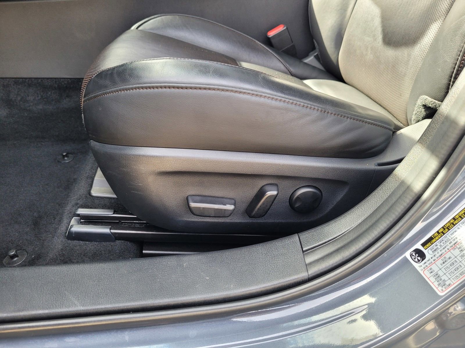 Used 2024 MAZDA MAZDA3 Hatchback w/Premium Plus Pkg image 15