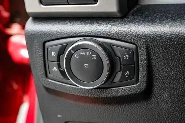 Used 2017 Ford F250 Platinum w/ Platinum Ultimate Package AWD/4WD image 28