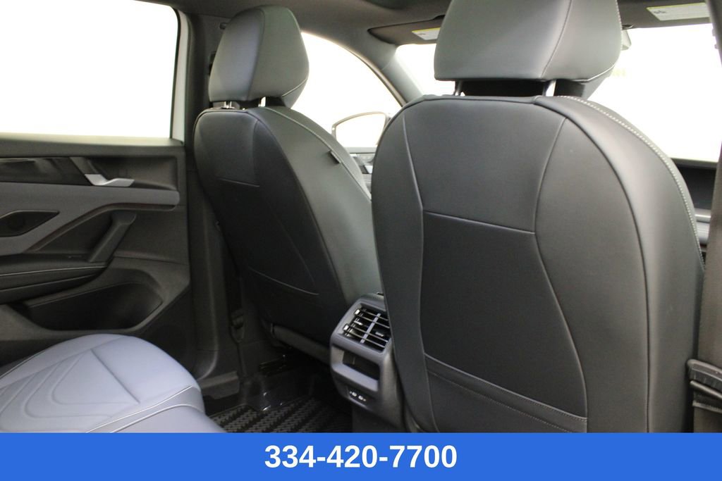 New 2026 Volkswagen Tiguan SE R-Line image 18