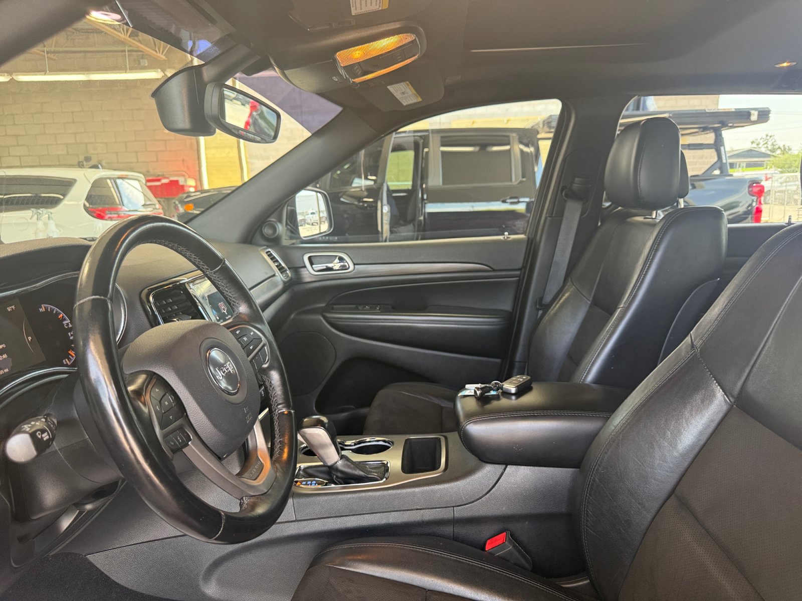 Used 2020 Jeep Grand Cherokee Altitude RWD image 25