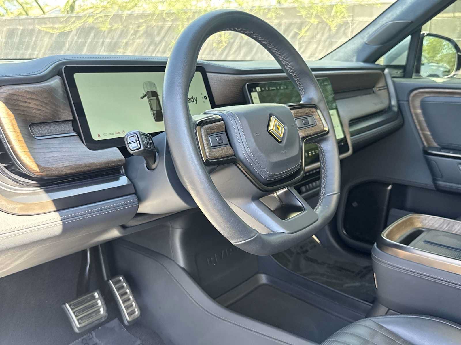 Used 2025 Rivian R1S Premium AWD/4WD image 10