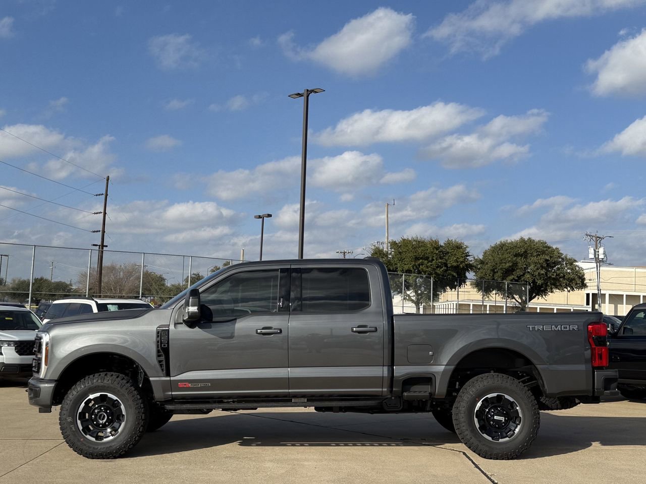 New 2026 Ford F250 Platinum w/ Tremor Off-Road Package image 32