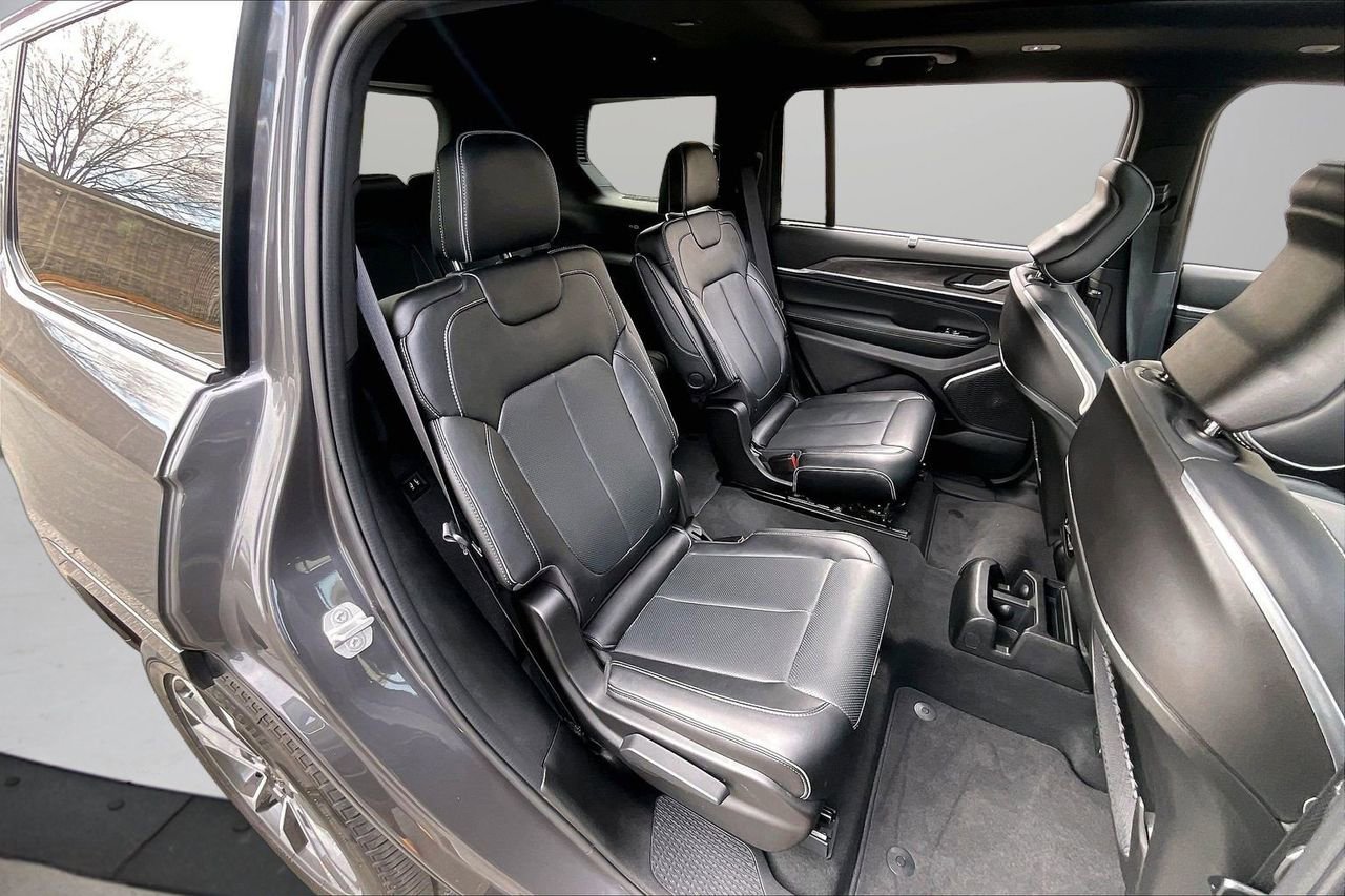 Certified 2024 Jeep Grand Cherokee L Overland w/ Luxury Tech Group IV image 26