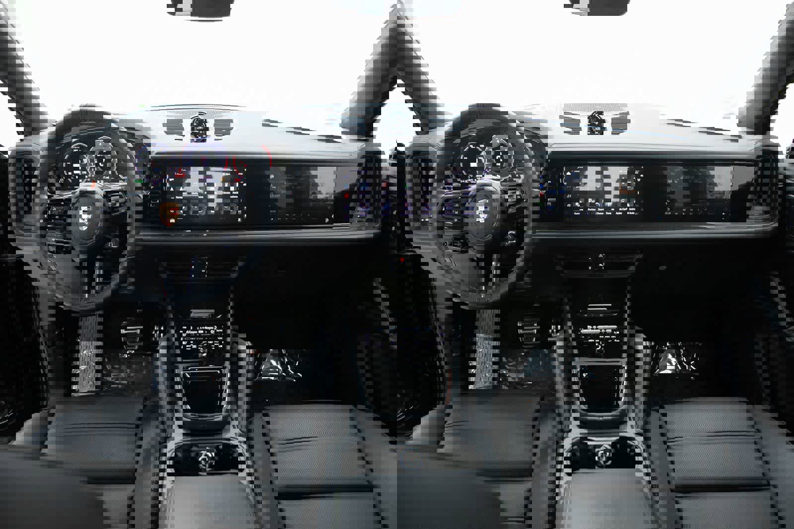 New 2025 Porsche Cayenne GTS image 13