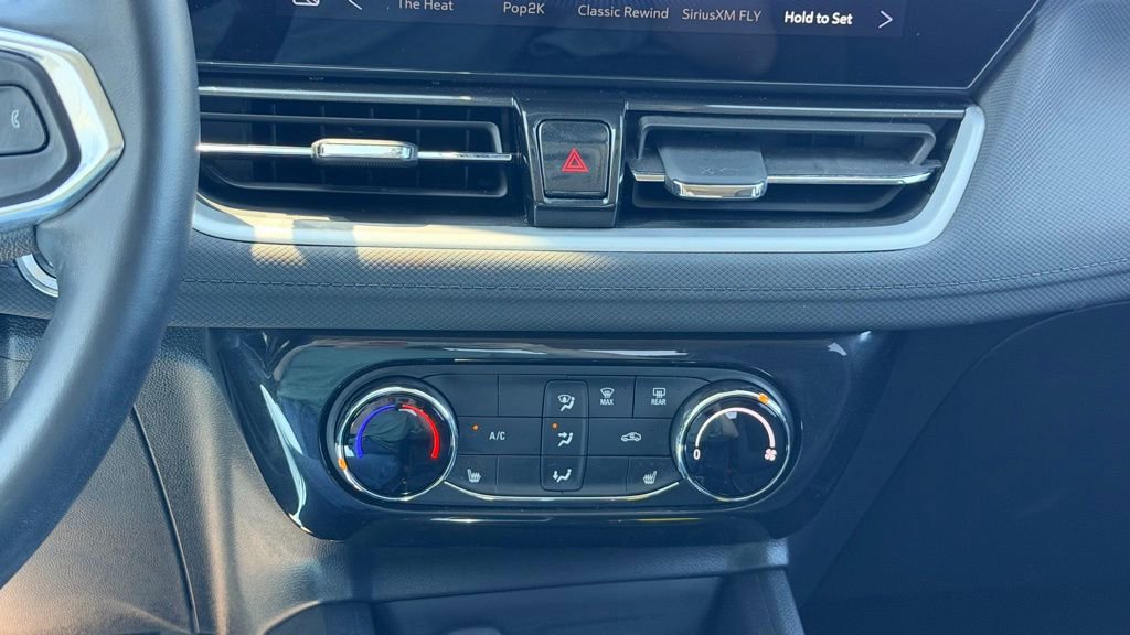 Used 2024 Chevrolet TrailBlazer LT w/ LT Cold Weather Package FWD image 23