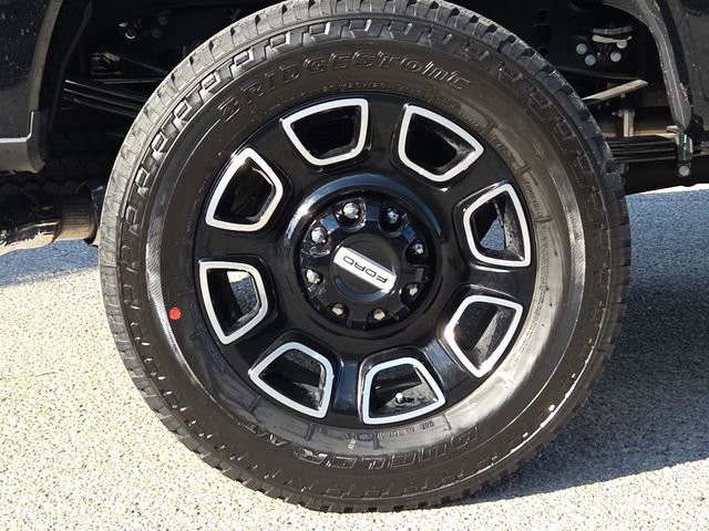 New 2026 Ford F350 Platinum w/ FX4 Off-Road Package image 9