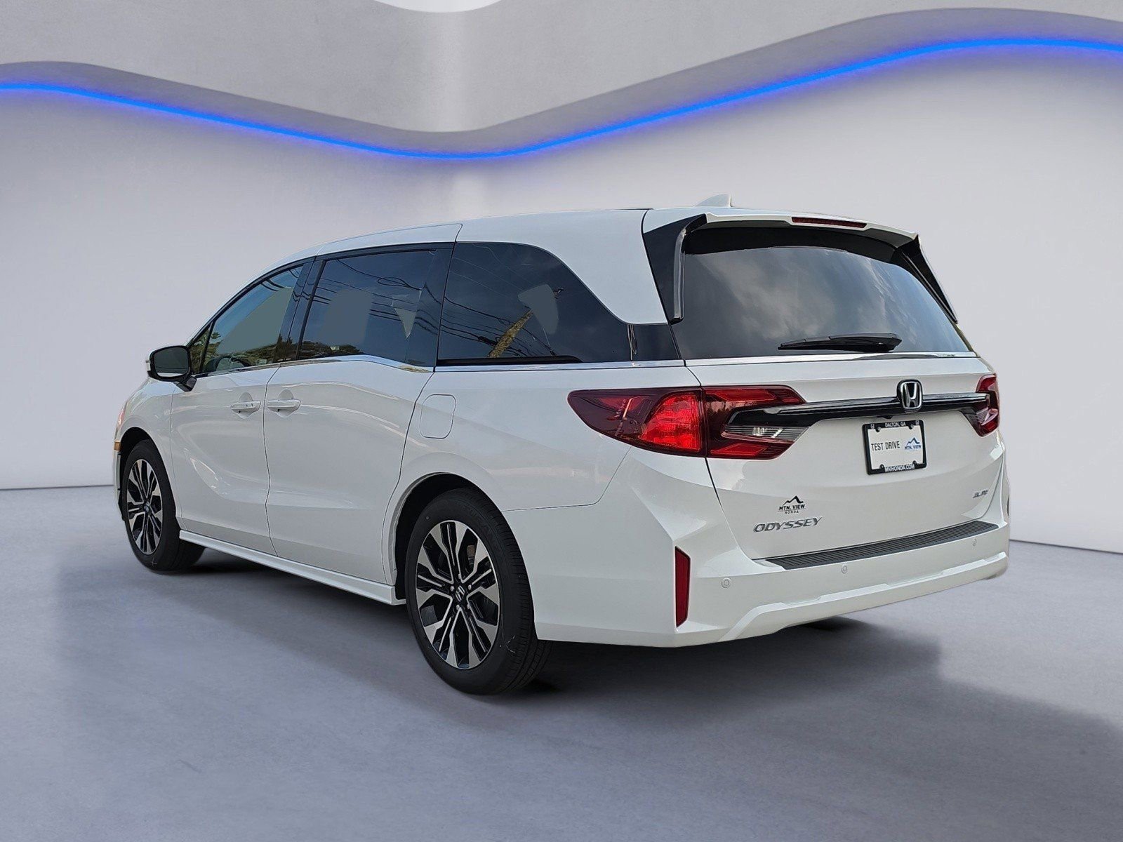 New 2026 Honda Odyssey Elite image 3
