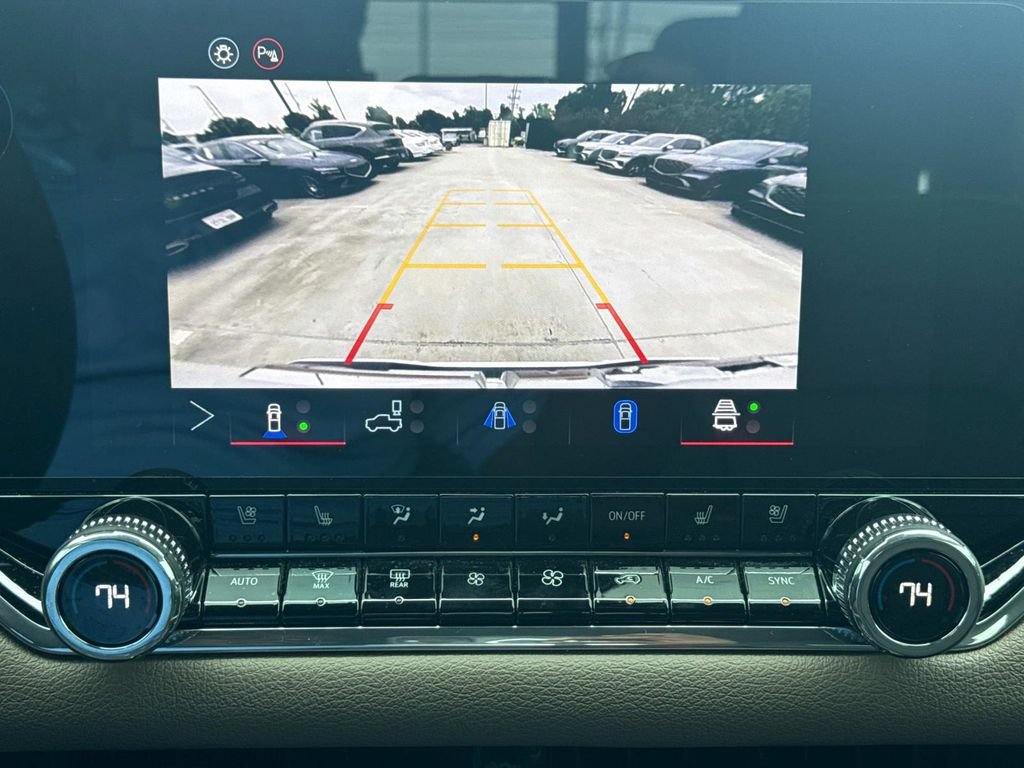 Used 2025 GMC Canyon Denali AWD/4WD image 29
