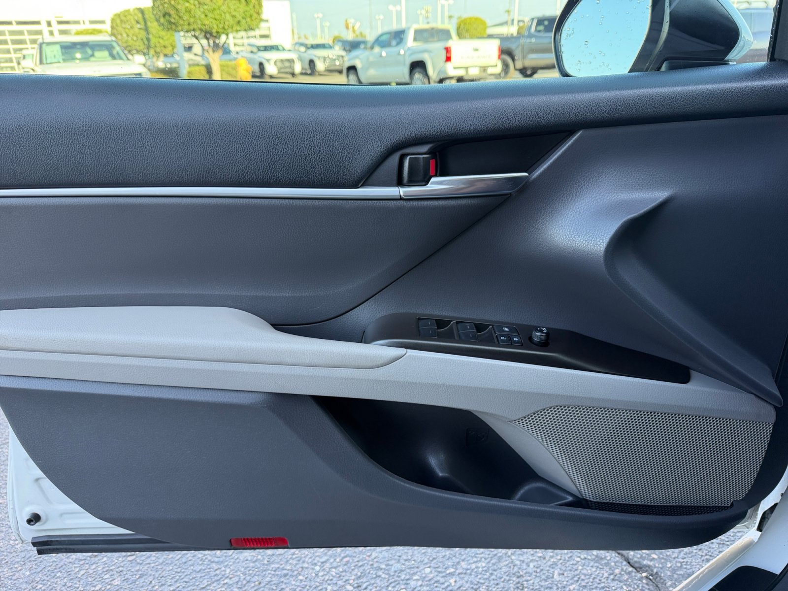 Used 2023 Toyota Camry SE w/ Audio Upgrade Package FWD image 13