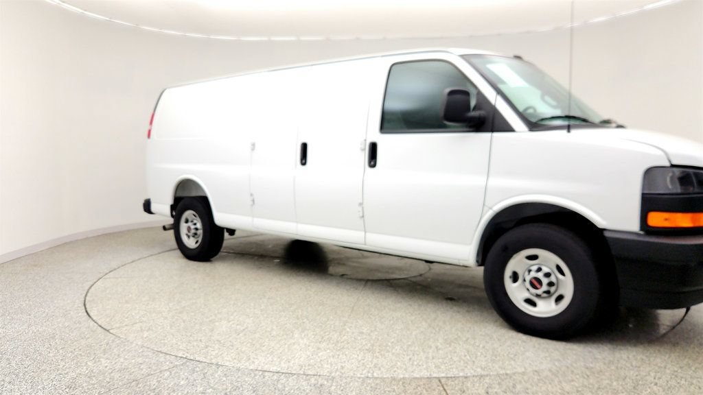 Used 2025 GMC Savana 3500 Extended RWD image 3