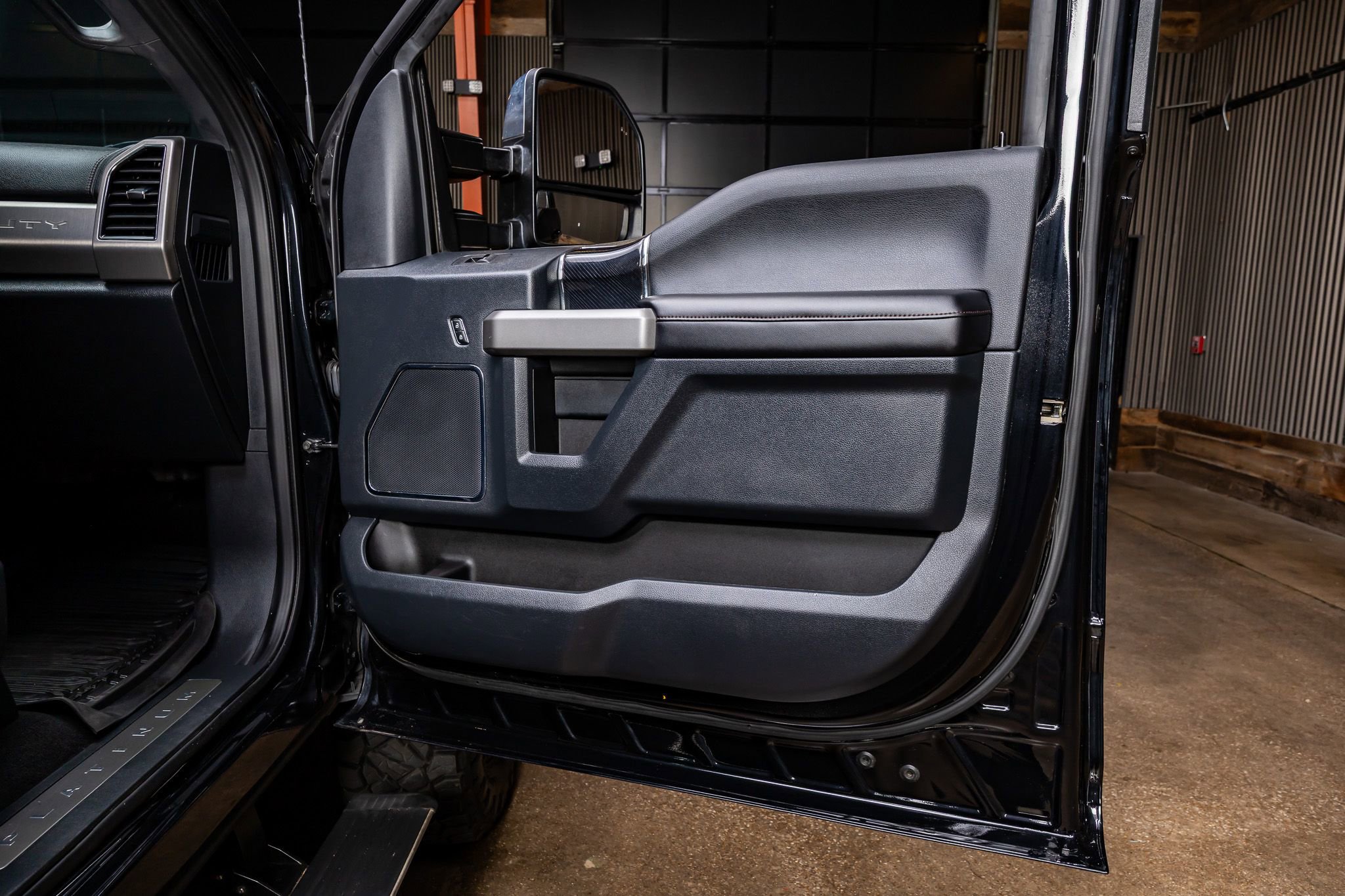 Used 2022 Ford F250 Platinum image 37