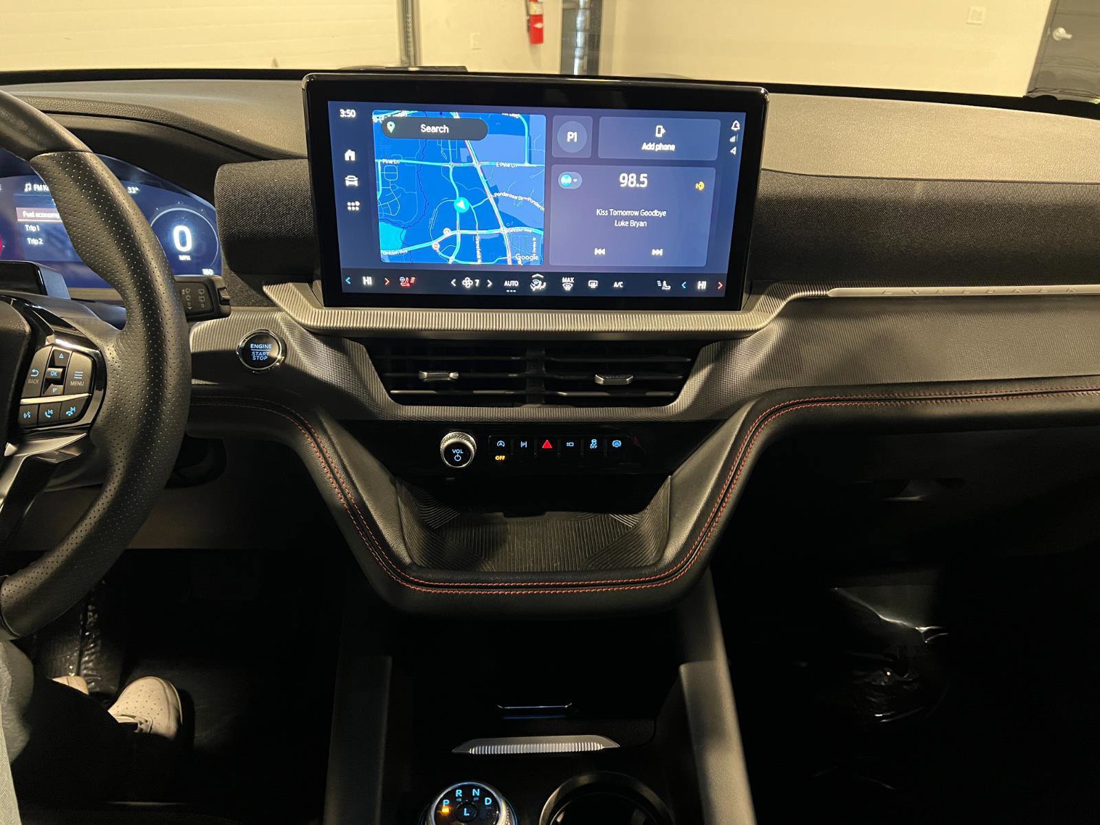 Used 2025 Ford Explorer ST-Line w/ ST-Line Street Pack AWD/4WD image 16