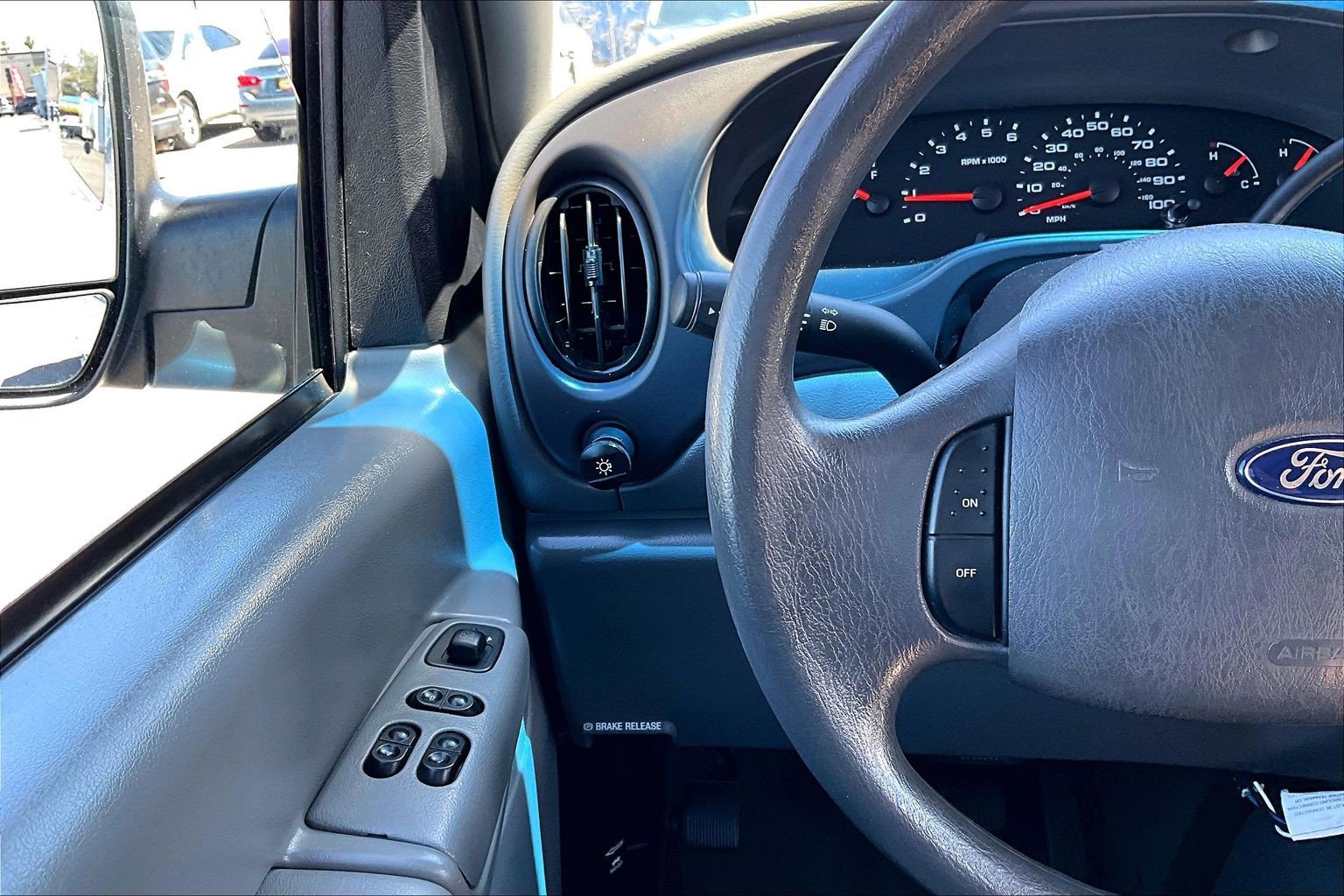 Used 2005 Ford E-350 and Econoline 350 XL RWD image 19