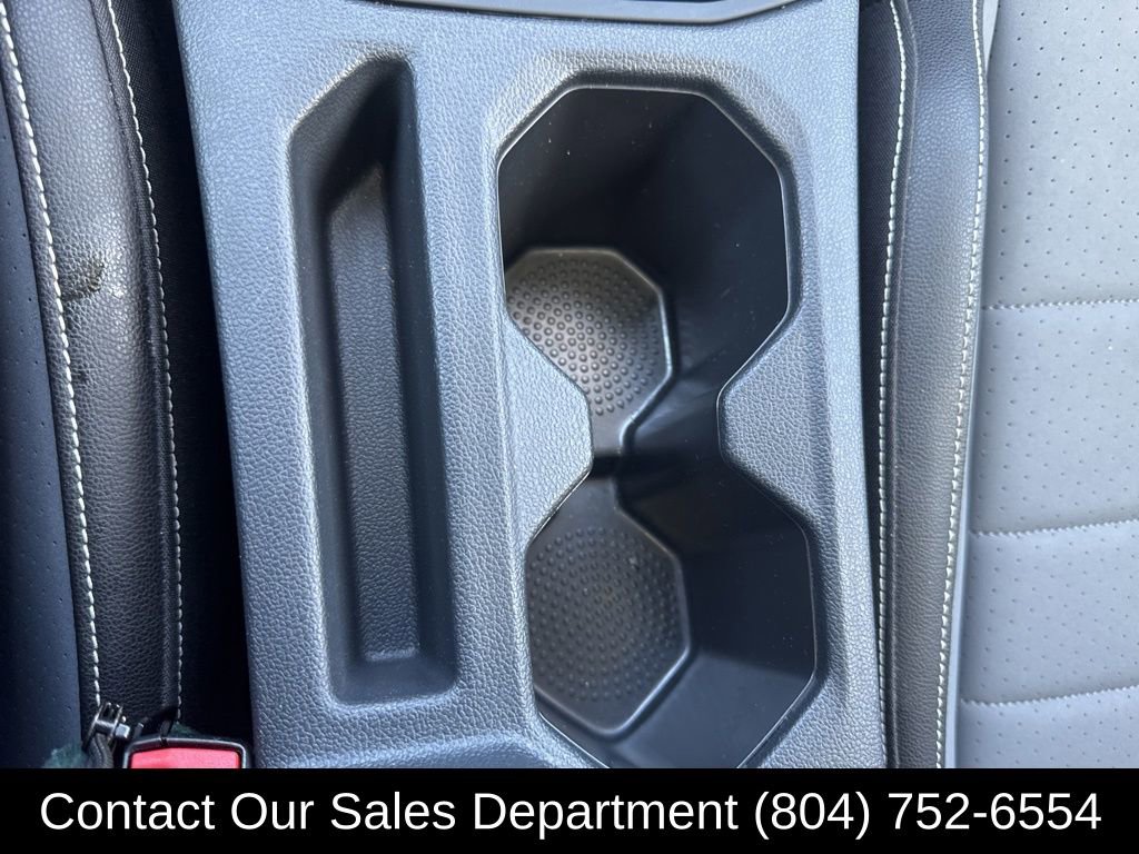 Used 2025 Volkswagen Jetta SE FWD image 23