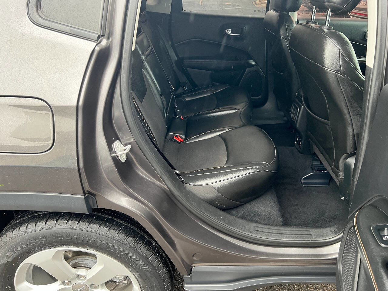 Used 2019 Jeep Compass Latitude w/ Popular Equipment Group image 22