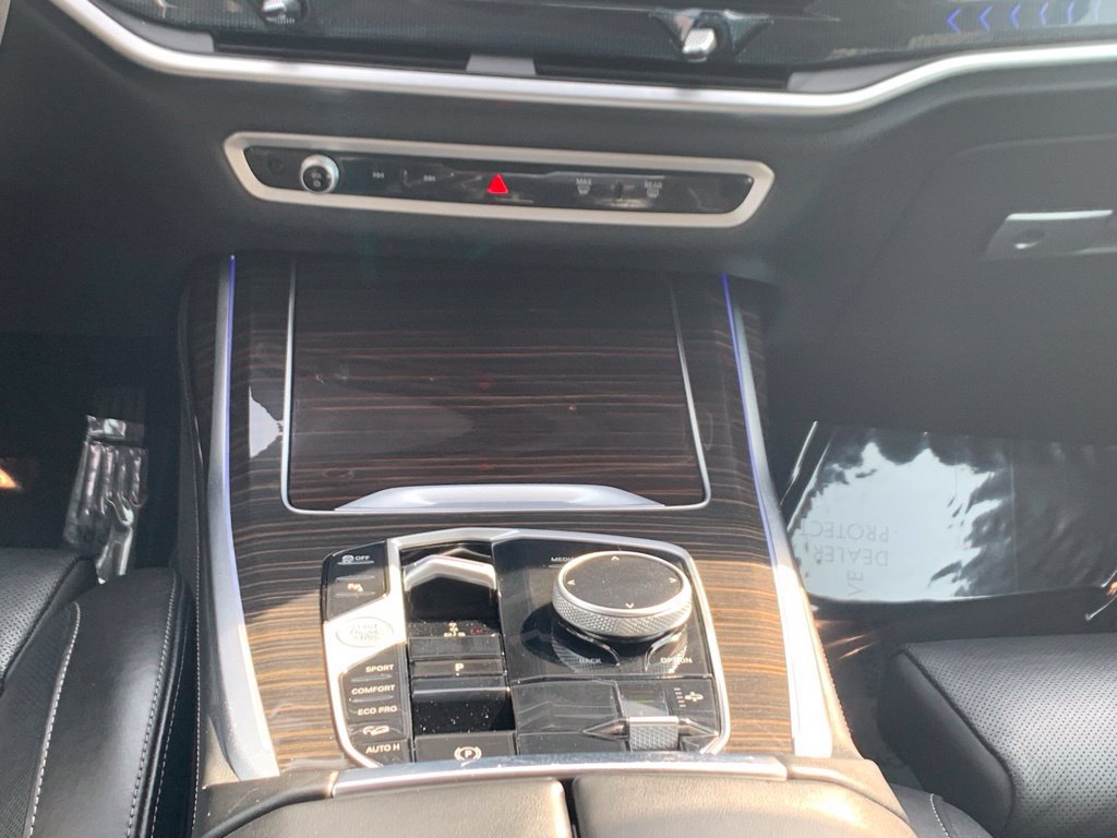 Used 2025 BMW X7 xDrive40i AWD/4WD image 14