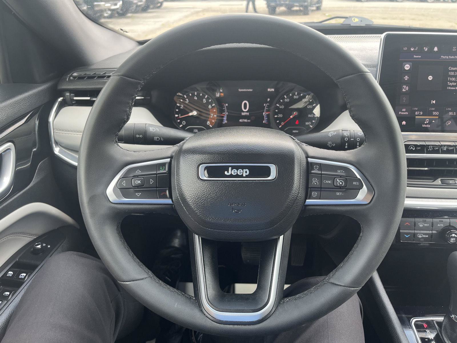 Used 2023 Jeep Compass Limited AWD/4WD image 18
