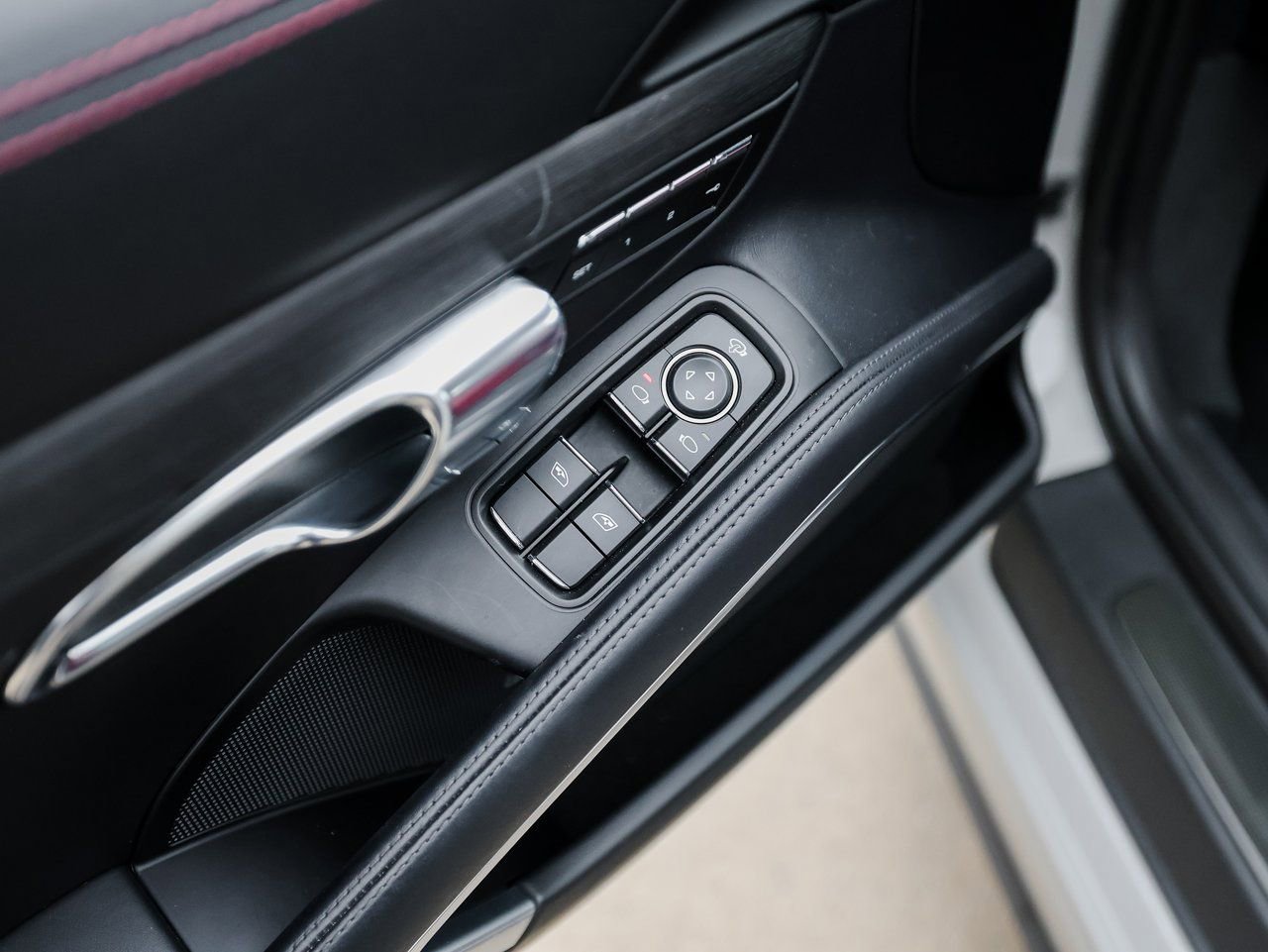 Certified 2018 Porsche 911 Carrera GTS image 23