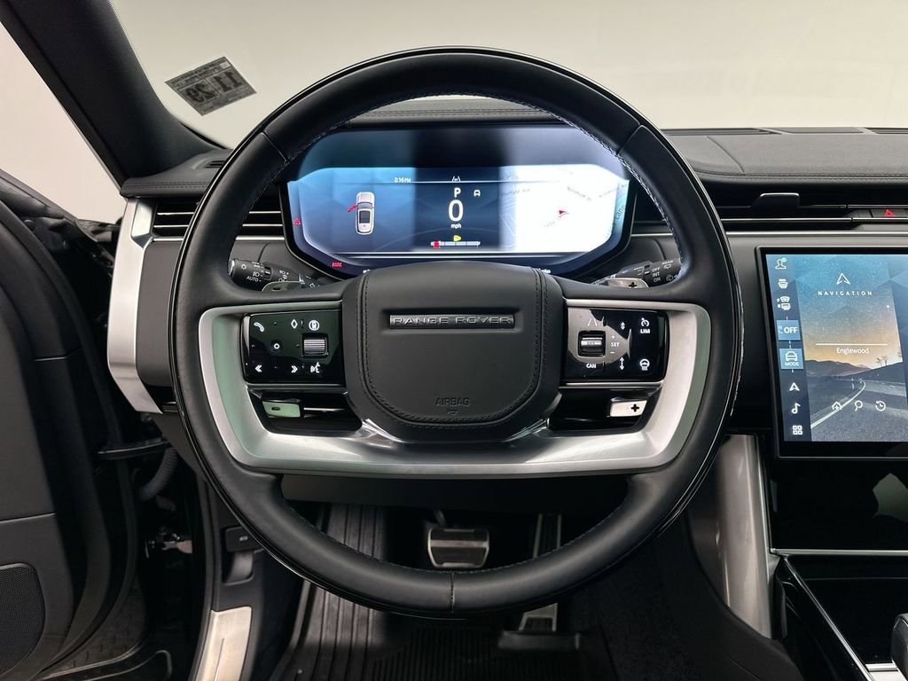 Certified 2025 Land Rover Range Rover SE image 30