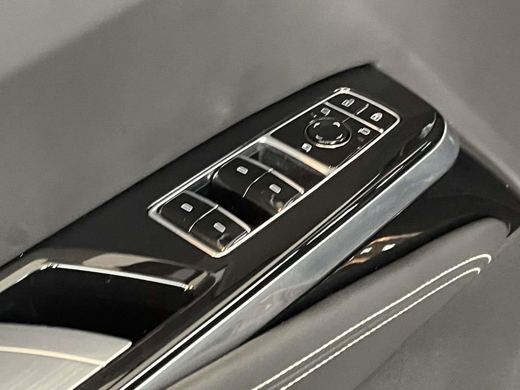 New 2026 Cadillac Escalade V image 17