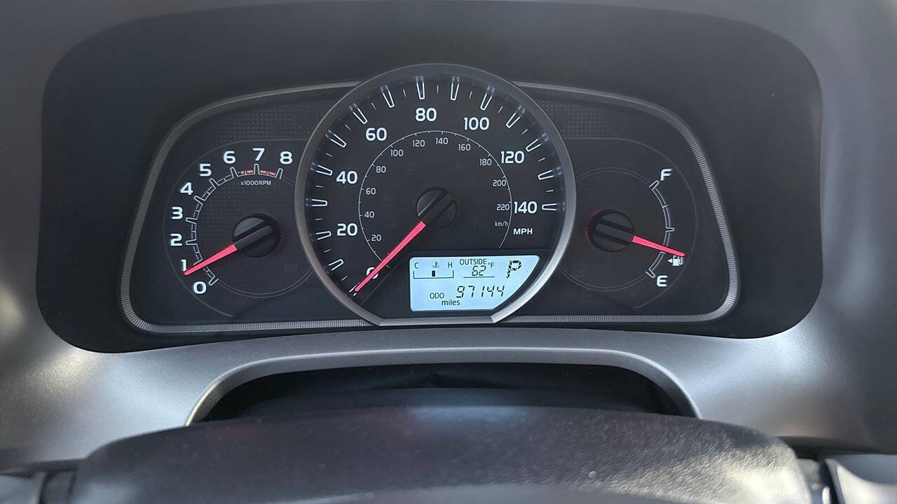 Used 2014 Toyota RAV4 XLE AWD/4WD image 21