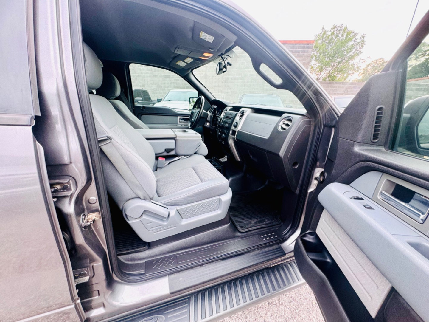 Used 2011 Ford F150 XLT w/ XLT Convenience Pkg image 14