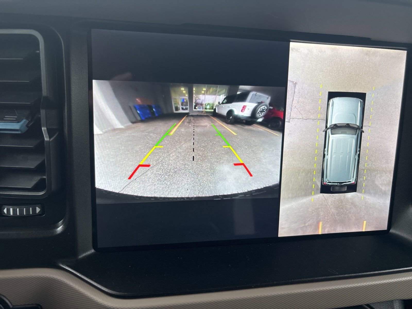 Used 2023 Ford Bronco Wildtrak image 24