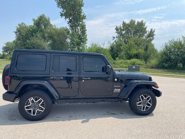 Used 2024 Jeep Wrangler Unlimited Sahara AWD/4WD image 2