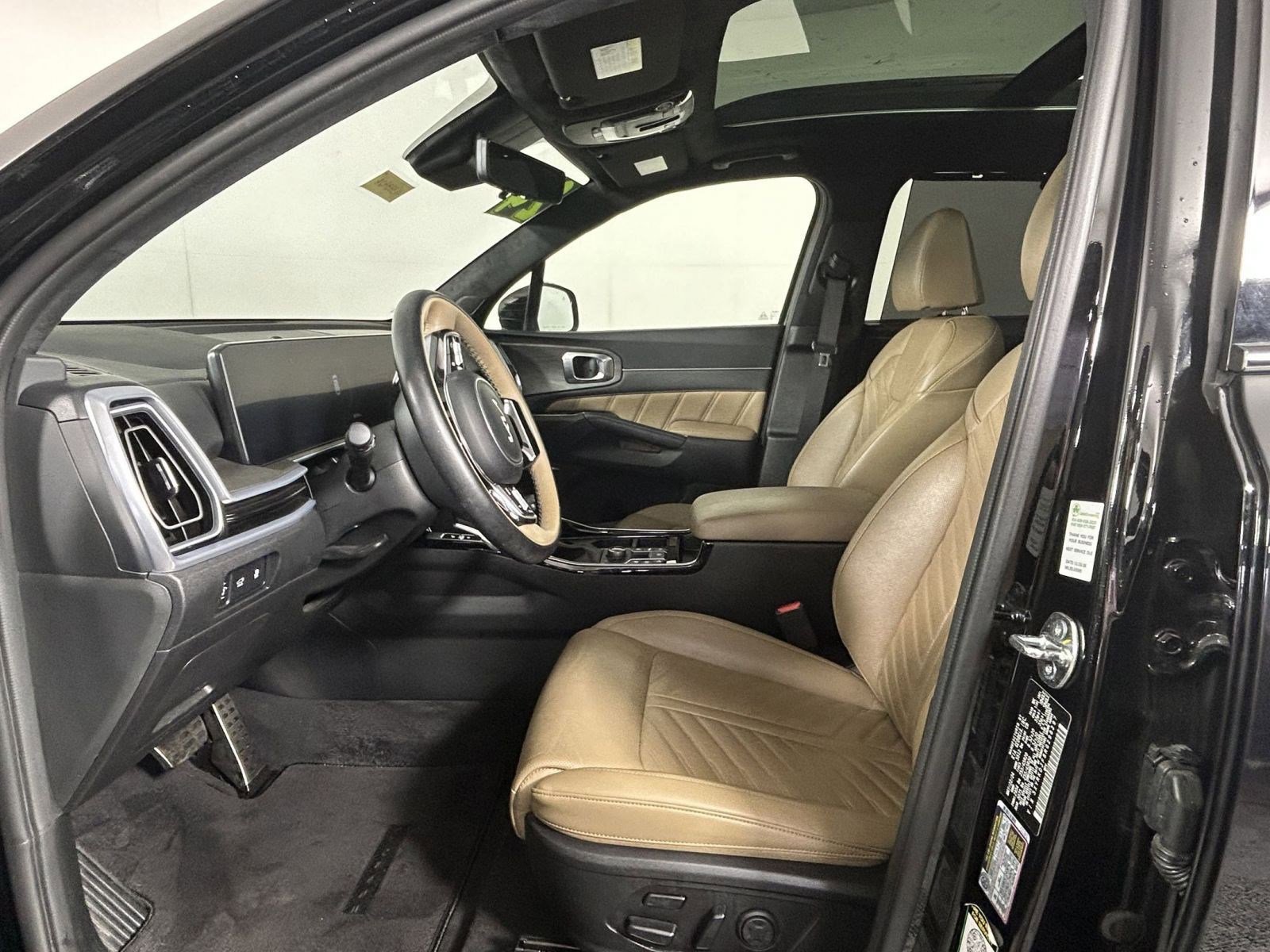 Certified 2024 Kia Sorento SX Prestige w/ Olive Brown Leather Package image 21