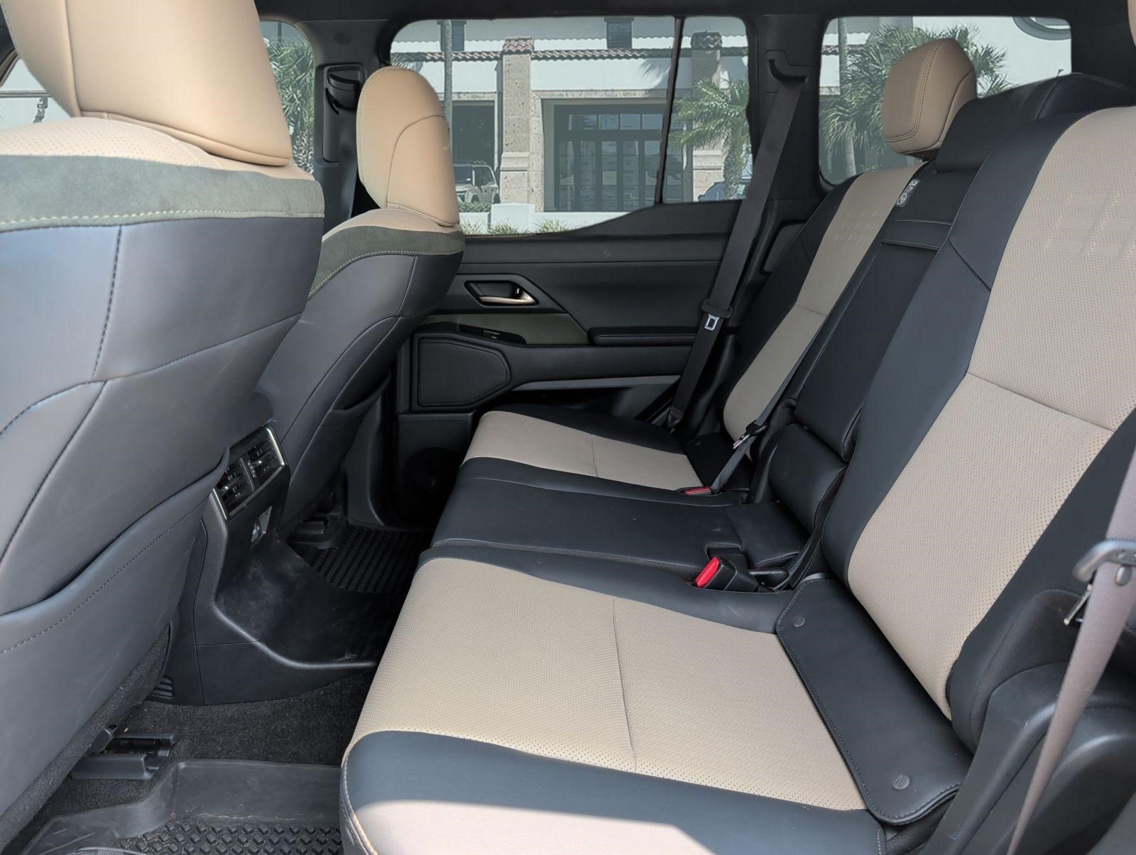 Used 2025 Lexus GX 550 AWD/4WD image 25