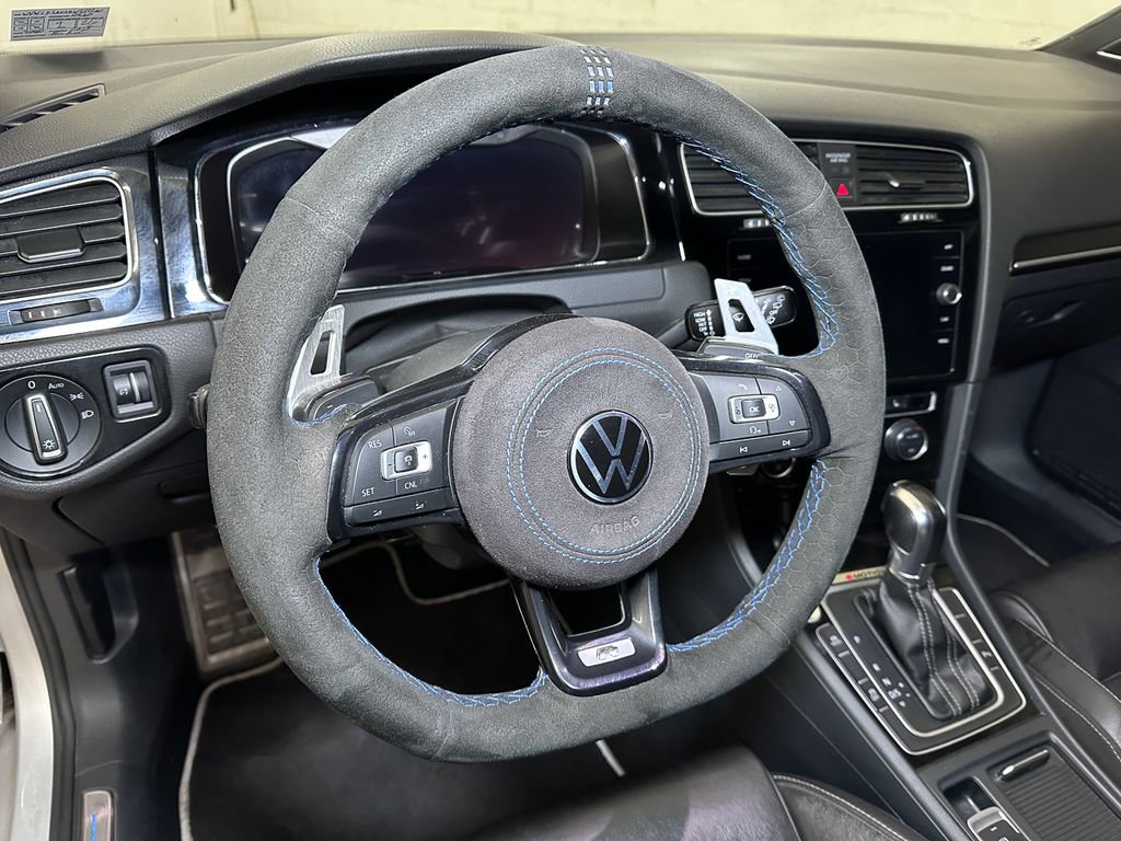 Used 2016 Volkswagen Golf 4-Door image 24