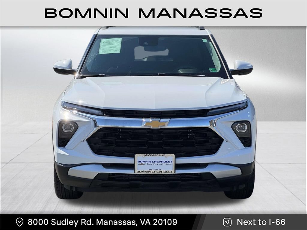 Used 2024 Chevrolet TrailBlazer LT image 2