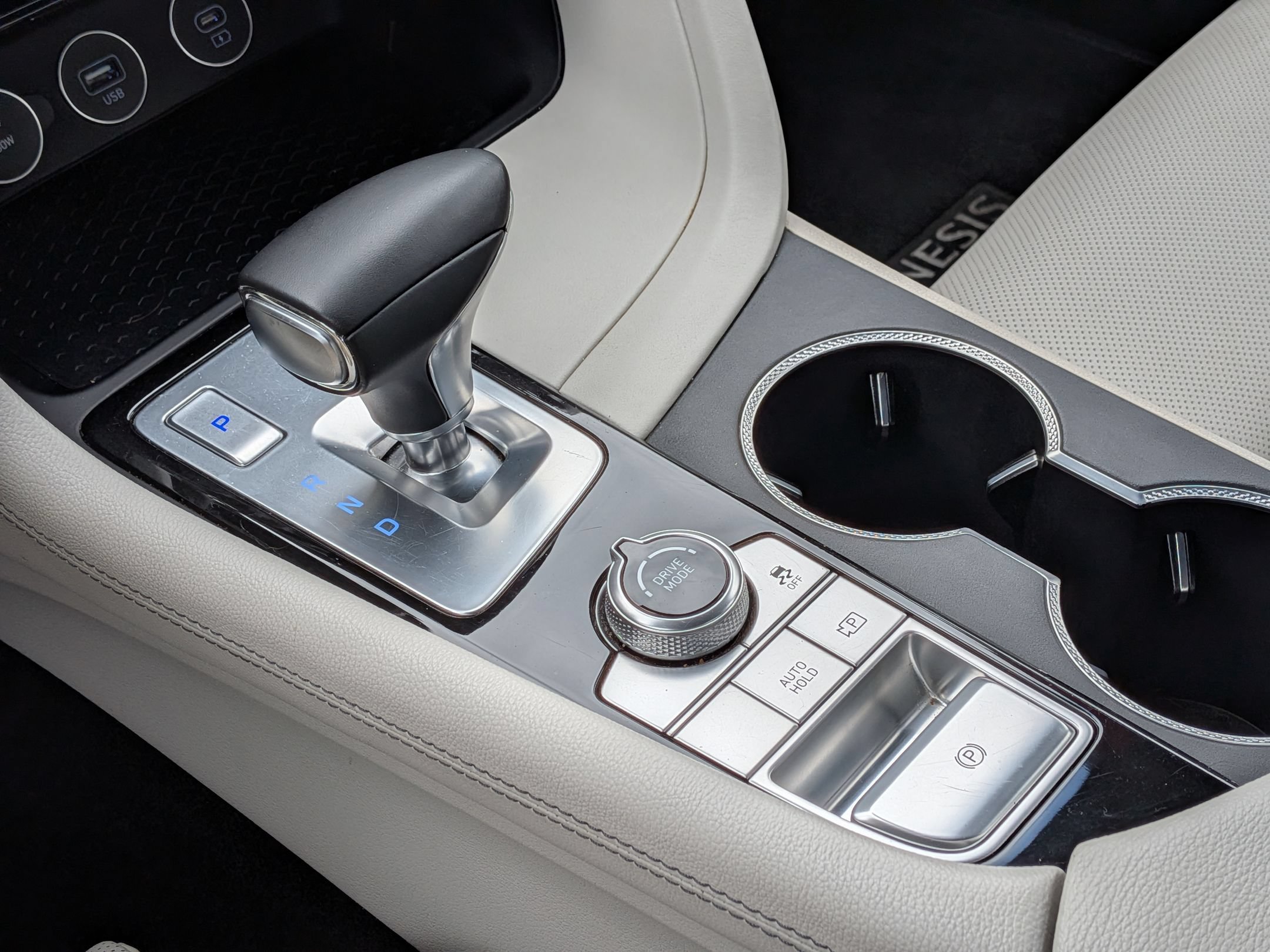 Used 2024 Genesis G70 2.5T RWD image 26