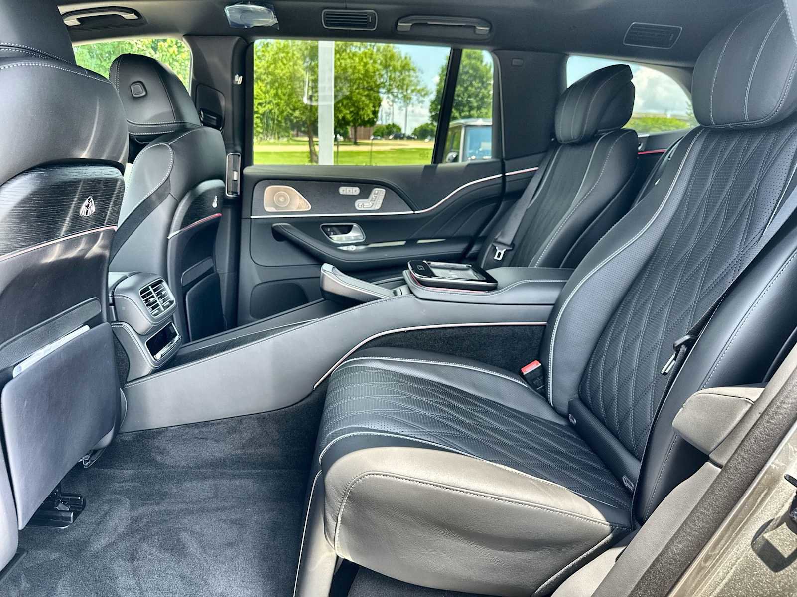 New 2026 Mercedes-Benz Maybach GLS 600 4MATIC image 4