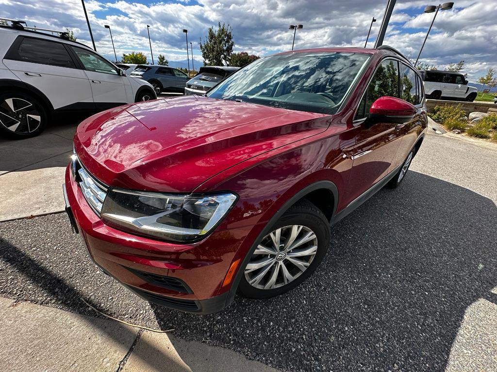 Used 2018 Volkswagen Tiguan SE w/ Panoramic Sunroof Package