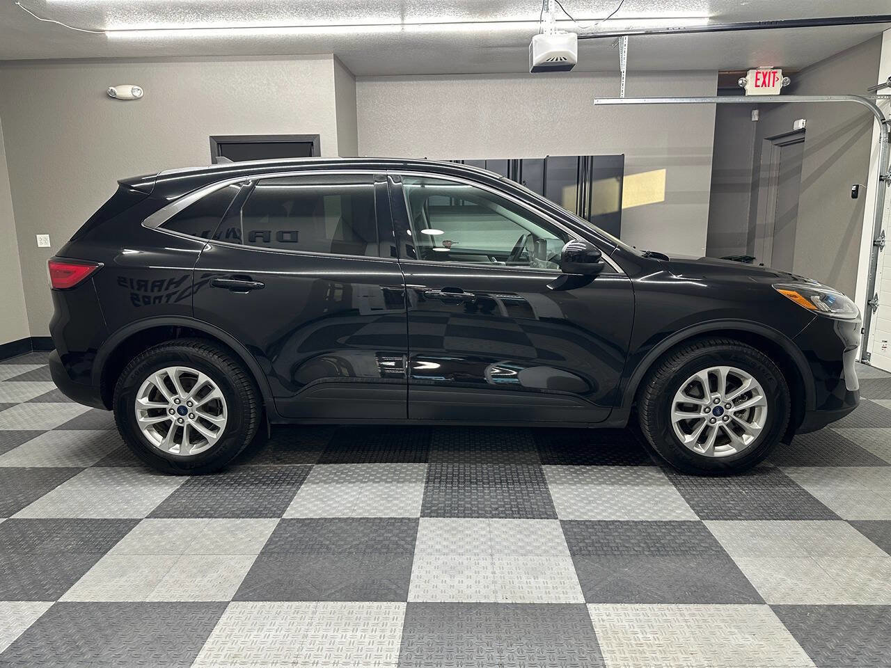 Used 2021 Ford Escape SE image 6