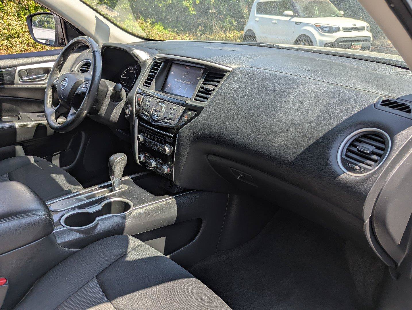 Used 2019 Nissan Pathfinder SV FWD image 34