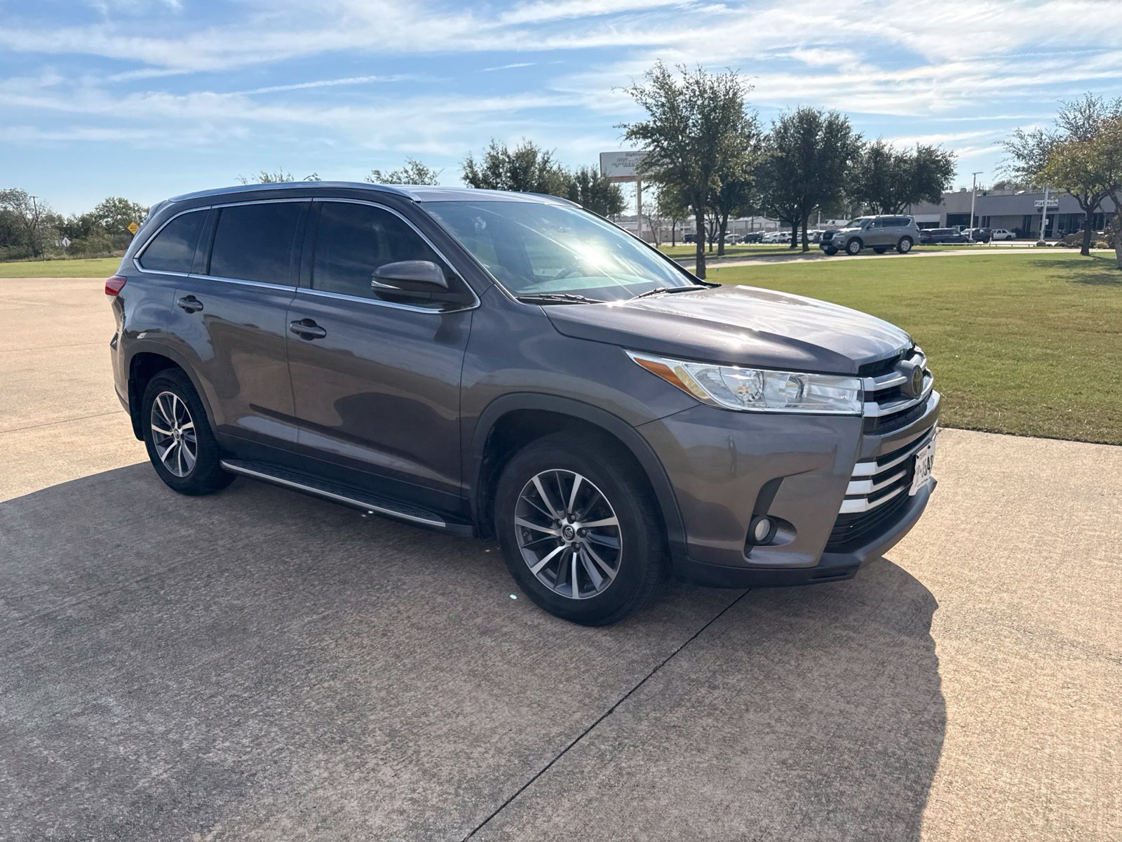 Used 2019 Toyota Highlander XLE FWD image 15