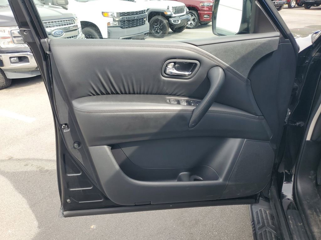 Used 2023 Nissan Armada SV image 10