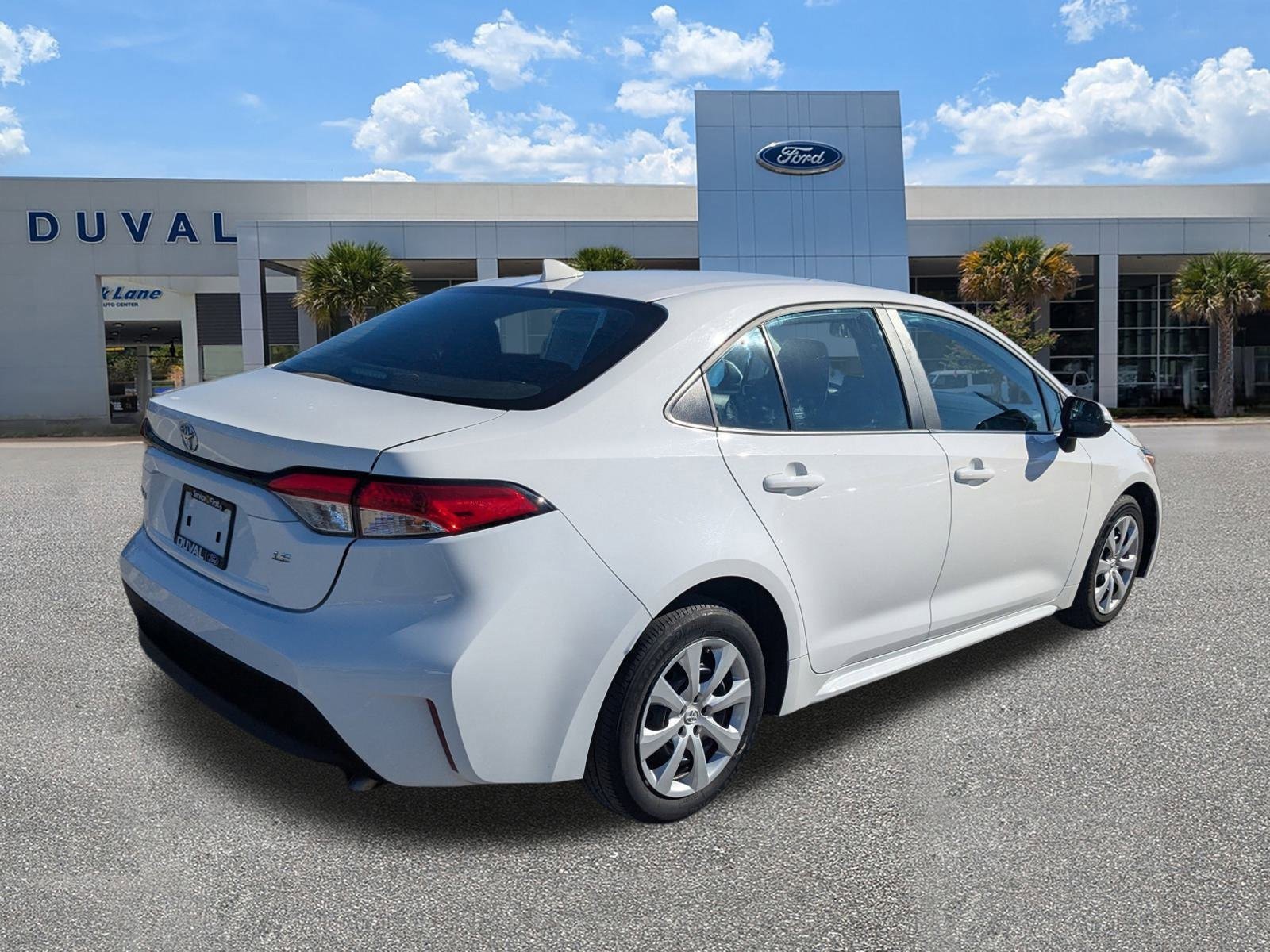 Used 2024 Toyota Corolla LE image 4