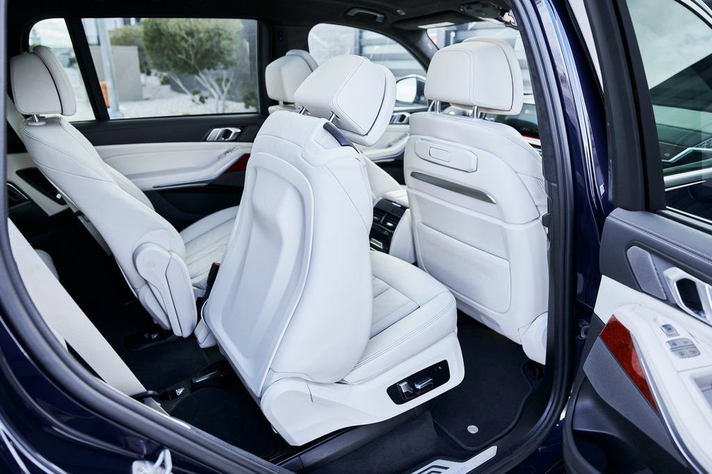 Used 2024 BMW ALPINA XB7 image 50