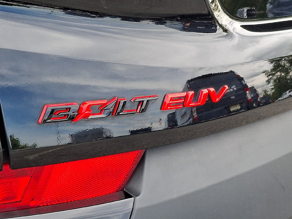 Used 2023 Chevrolet Bolt EUV LT w/ Comfort Package FWD image 31