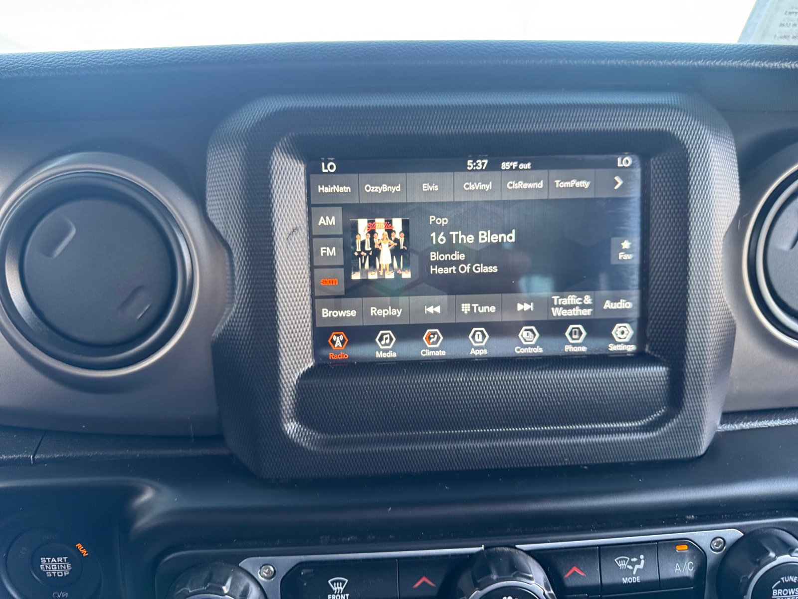 Used 2021 Jeep Gladiator Sport image 28