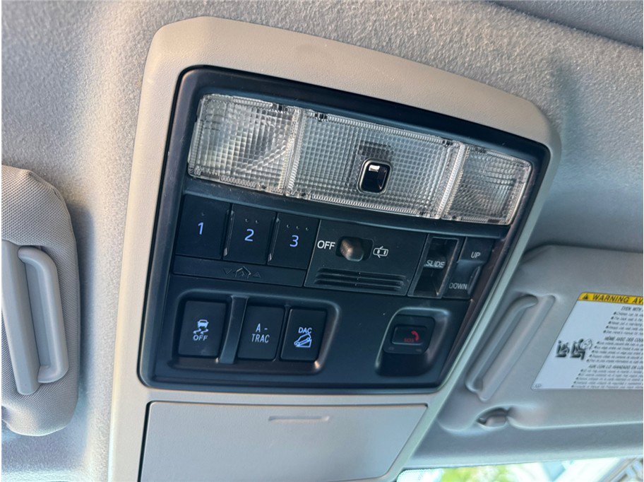 Used 2023 Toyota 4Runner 40th Anniversary SE AWD/4WD image 31
