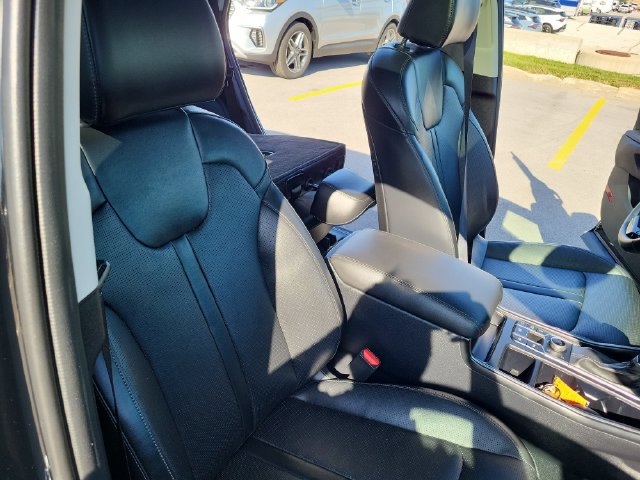 Certified 2024 Kia Sorento S w/ Panoramic Sunroof Package AWD/4WD image 18