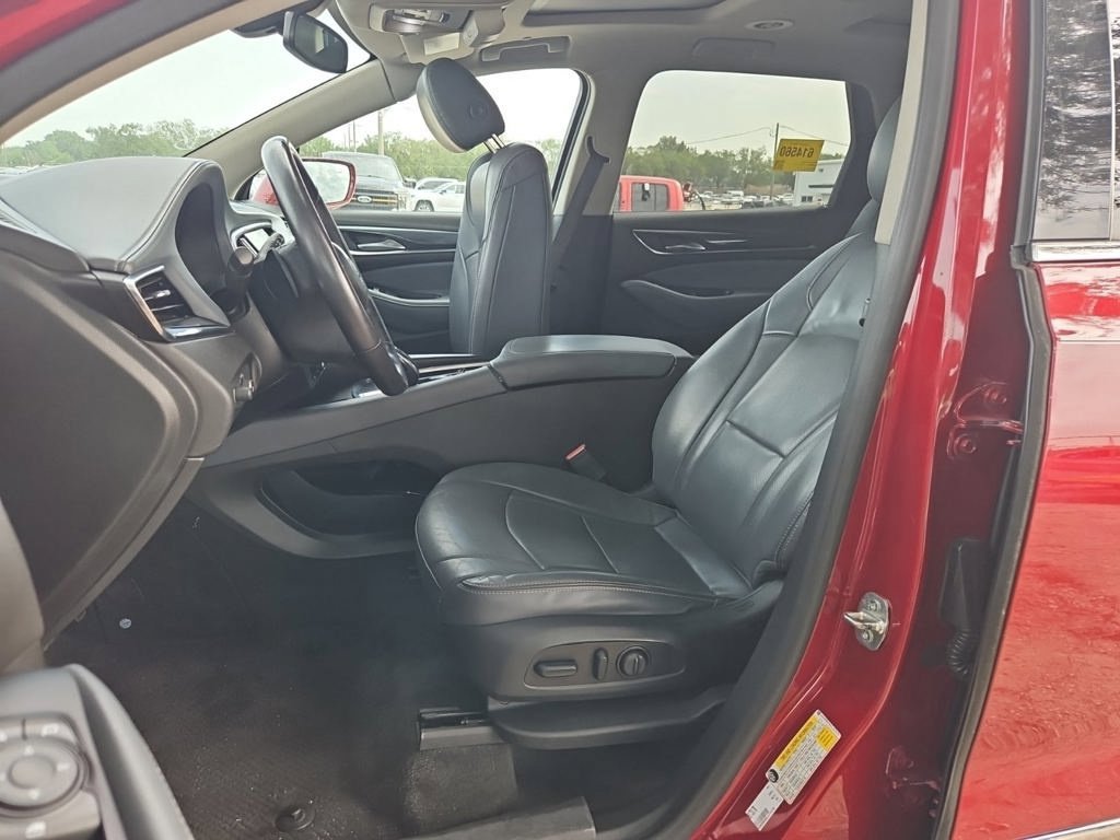 Used 2020 Buick Enclave Essence FWD image 12