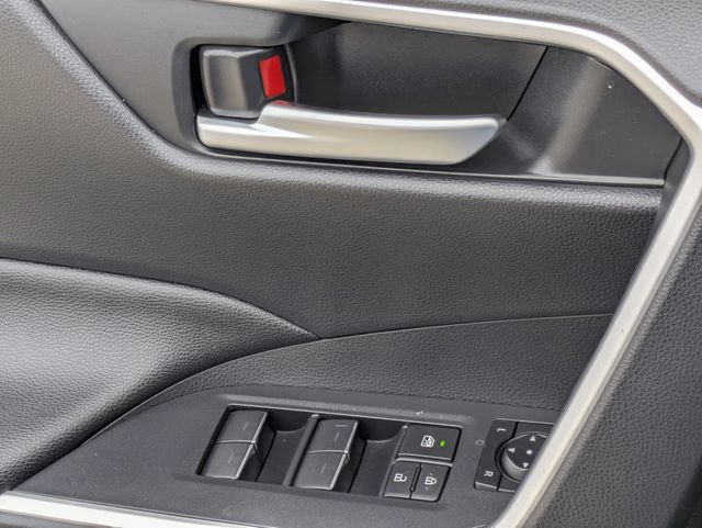 Used 2024 Toyota RAV4 SE image 24