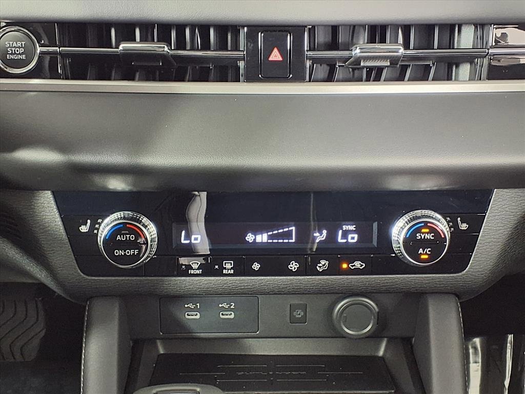 New 2025 Mitsubishi Outlander SE image 17