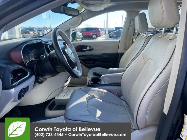 Used 2020 Chrysler Pacifica Limited image 17